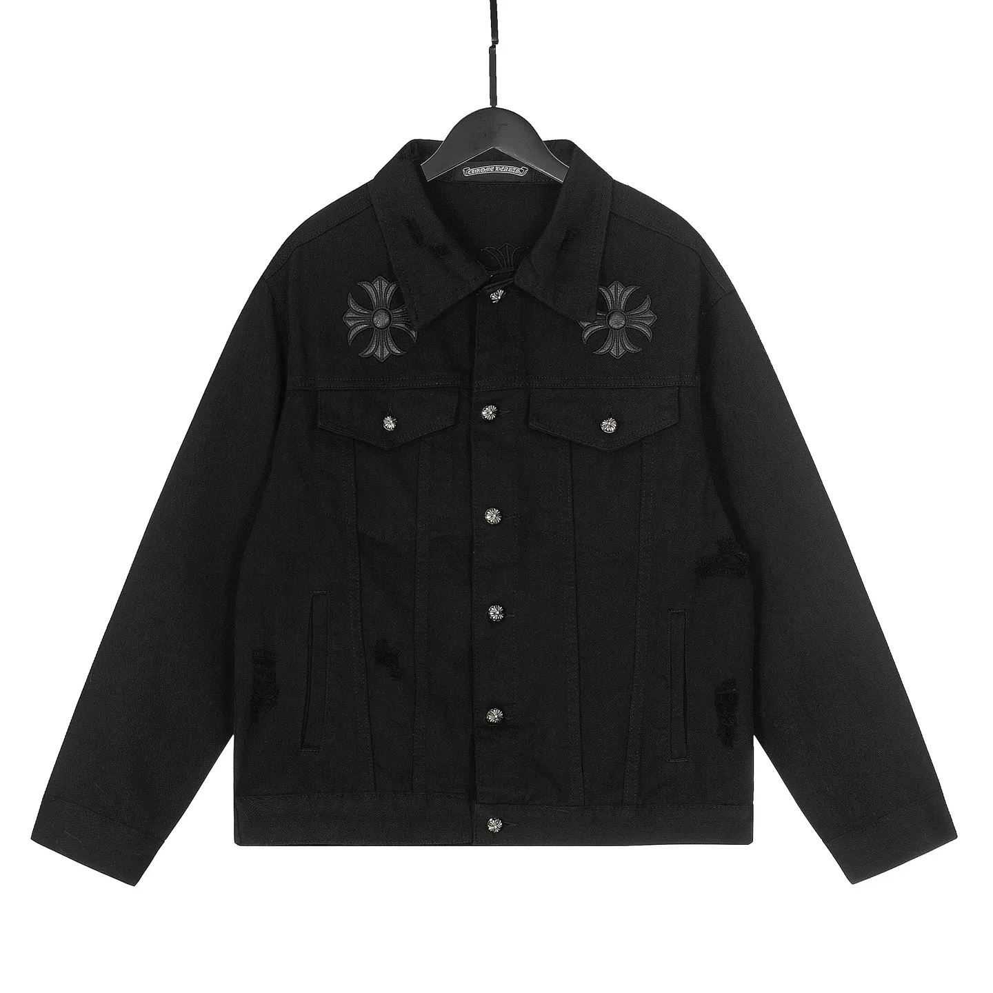 P270 💰 Chrome Hearts Chrome Hearts Cross-Patch Leather Embroidered Shirt Denim Jacket OS version can be worn by both men and women! The fabric is made of twill gauze cotton fabric! The texture is clear and smooth, not easy to wrinkle or fade! The embroidery process is complex and repetitive. There are more than 20 leather labels. It takes 6 repeated embroidery steps to complete the back body. The requirements for the embroidery machine are very strict, and the distance is 45 cm! It won’t work if the spacing is too big, and it won’t work if it’s too small! We make clothes with care, and every detail must be restored one to one! The hardware is all carved and cast, and they are all genuine from the original factory! This piece of clothing consumes a lot of material, with more than 3 meters of material used for one piece of clothing! After the garment is made, it needs to be fixed at high temperature, washed at a water temperature of more than 70 degrees, and softened by adding softener to make the upper body softer and smoother! There is a flap on the sleeve that can be stored into short sleeves! Make it fit that understanding Color: Black White Size: S-M-L-XL